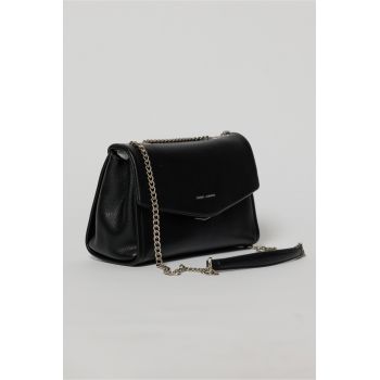 Geanta eleganta neagra cu design structurat si lant argintiu