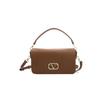 Geanta de piele ecologica cu bareta de umar si logo - Maro