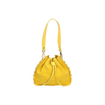 Geanta din piele intoarsa cu bareta de umar si tinte metalice - Galben