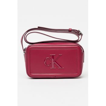 Geanta crossbody de piele ecologica cu logo in relief - Violet tyrian