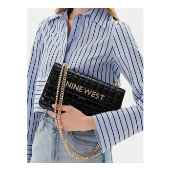 Geanta crossbody din material sintetic cu aspect croco lacuit si logo metalic - Negru